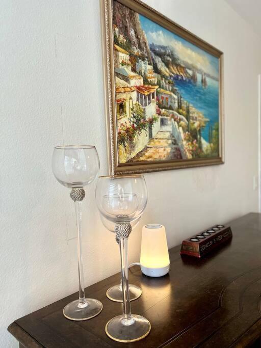 Elegant Hollywood Retreat - Spacious 2Br 2Ba Condo With Resort-Style Amenities Лос-Анджелес Экстерьер фото