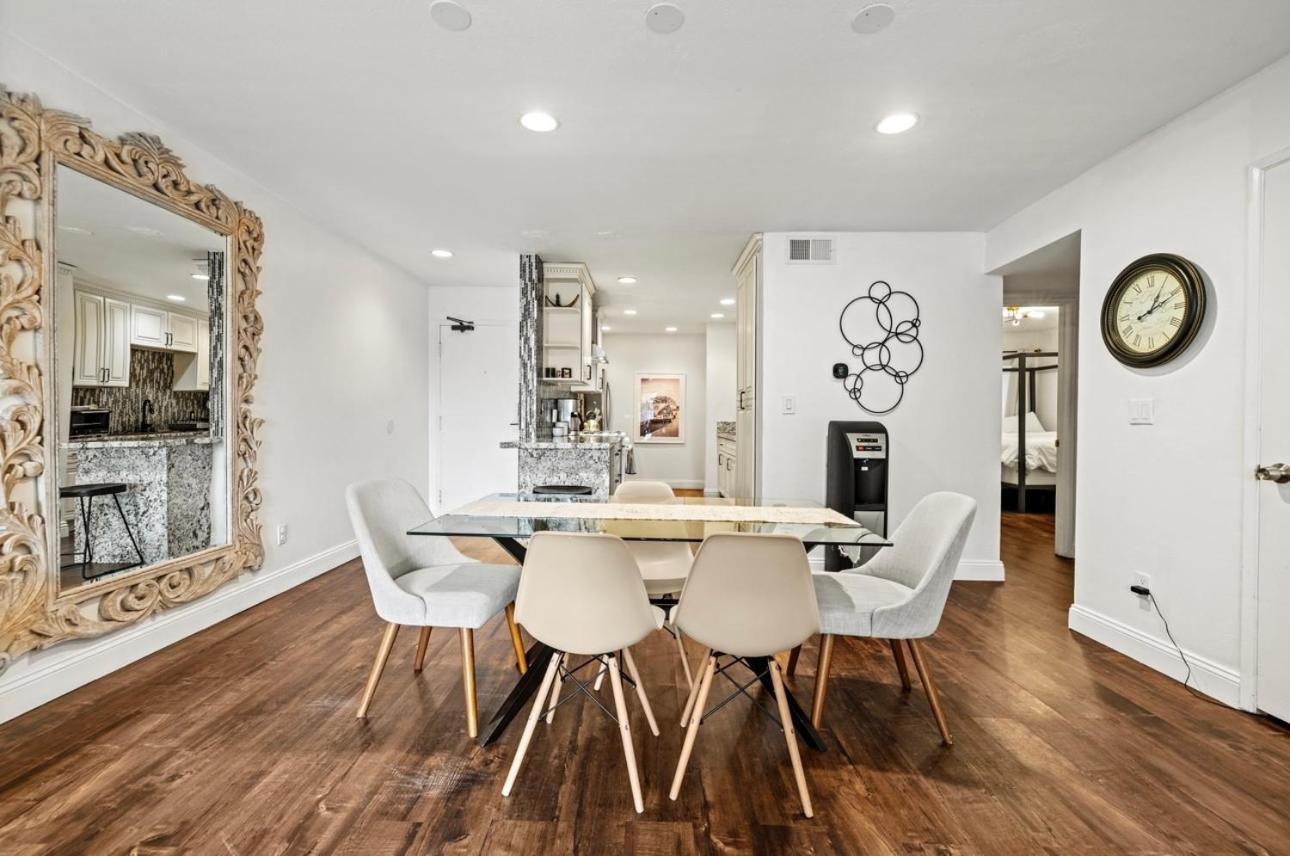 Elegant Hollywood Retreat - Spacious 2Br 2Ba Condo With Resort-Style Amenities Лос-Анджелес Экстерьер фото