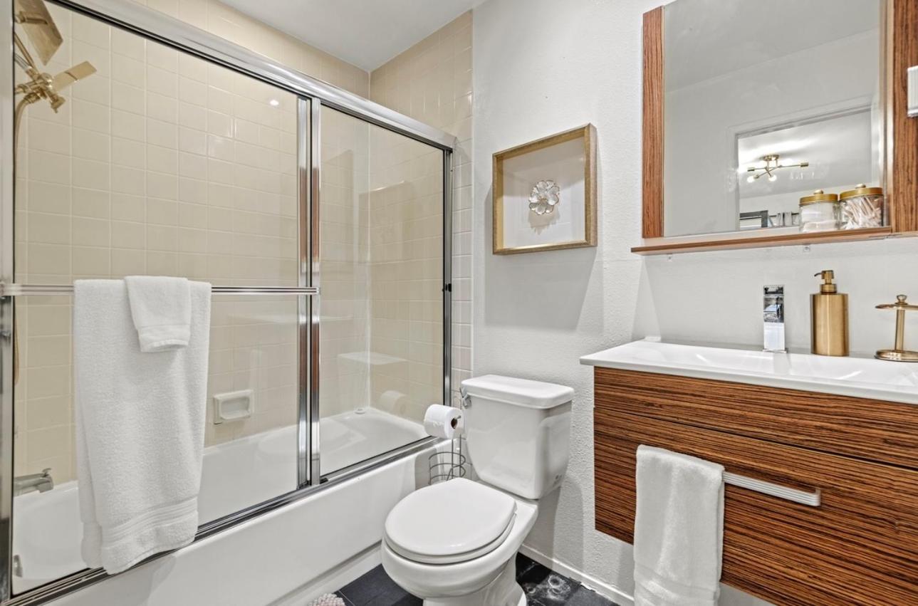 Elegant Hollywood Retreat - Spacious 2Br 2Ba Condo With Resort-Style Amenities Лос-Анджелес Экстерьер фото