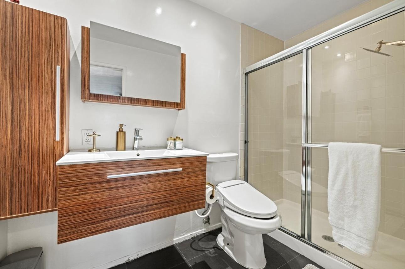 Elegant Hollywood Retreat - Spacious 2Br 2Ba Condo With Resort-Style Amenities Лос-Анджелес Экстерьер фото